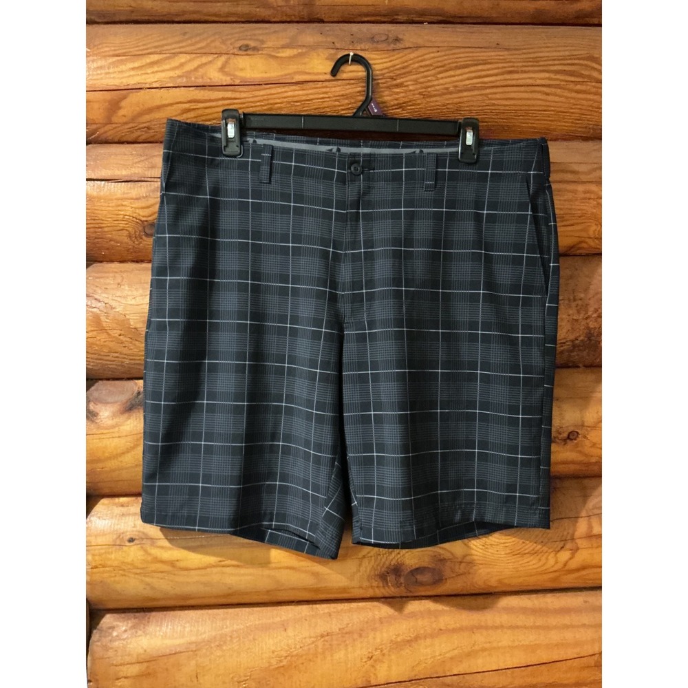 Grand Slam Mens Performance Golf Shorts Grey Black Plaid Size 40